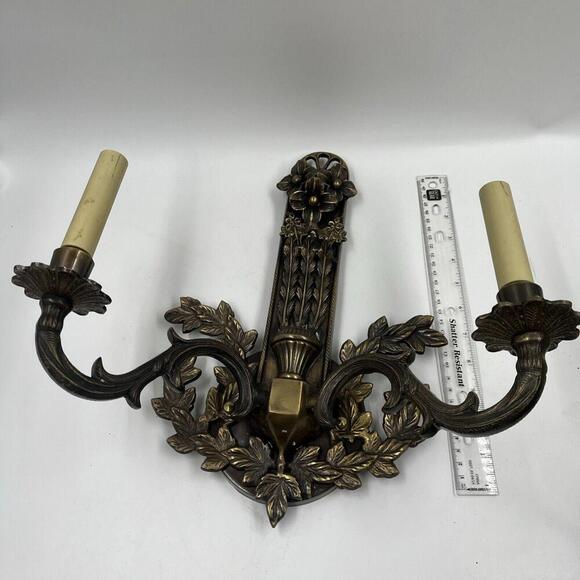 Vintage SOLID BRASS DOUBLE CANDLE HANGING WALL SCONCE Floral MCM - Picture 2 of 7
